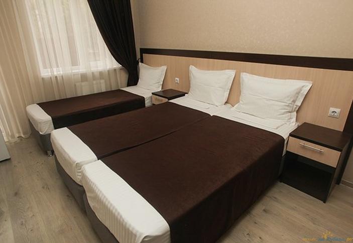 Стандарт четырехместный. Гостевой дом Ангелина. Геленджик, Кабардинка