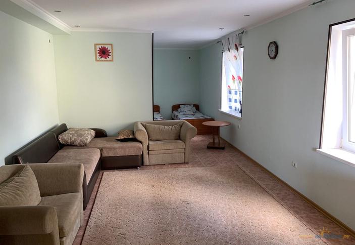 Студия с кухней