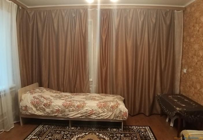 Шестиместный