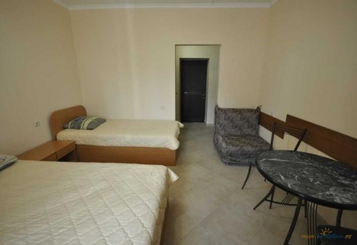 Стандарт трехместный. Гостиница Спарта. Геленджик, Дивноморское