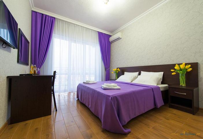 Комфорт двухместный с балконом. Отель Royal (Роял). Геленджик