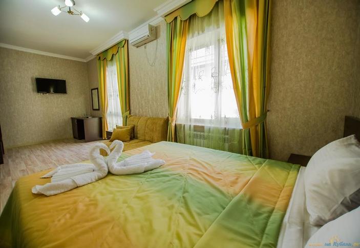 Стандарт трехместный. Отель Ной, Геленджик