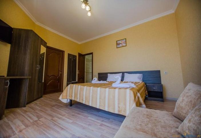 Стандарт трехместный с видом на море. Отель Ной, Геленджик