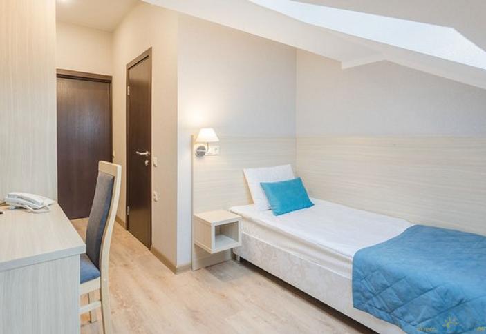 Стандарт одноместный мансардный. Отель Ивмонтан. Сочи, Эсто-Садок