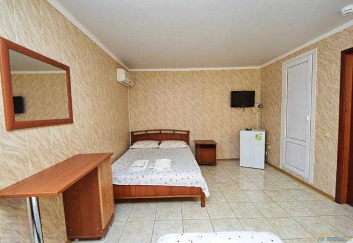 Четырехместный стандарт. Гостевой дом Мария, п. Кабардинка