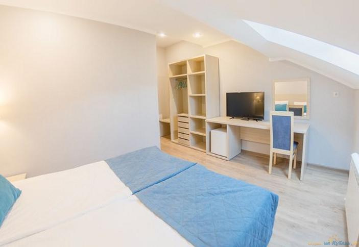 Стандарт двухместный мансардный. Отель Ивмонтан. Сочи, Эсто-Садок