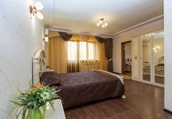 Люкс двухкомнатный. Гостевой дом Парус. Геленджик, Бетта