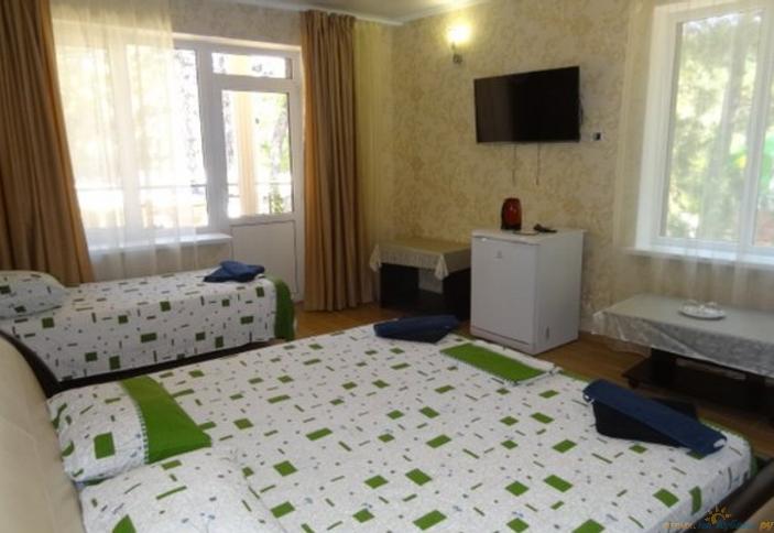 Стандарт с балконом. Гостевой дом Парус. Геленджик, Бетта