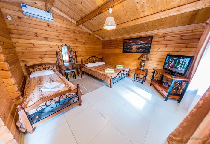 Стандарт трехместный. Гостевой комплекс Хуторок, Анапа