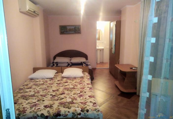 Люкс четырехместный с кухней