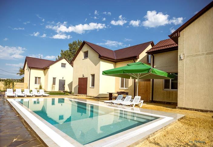 Восьмиместный коттедж. Пансионат Dublin & Dolphin, Анапа