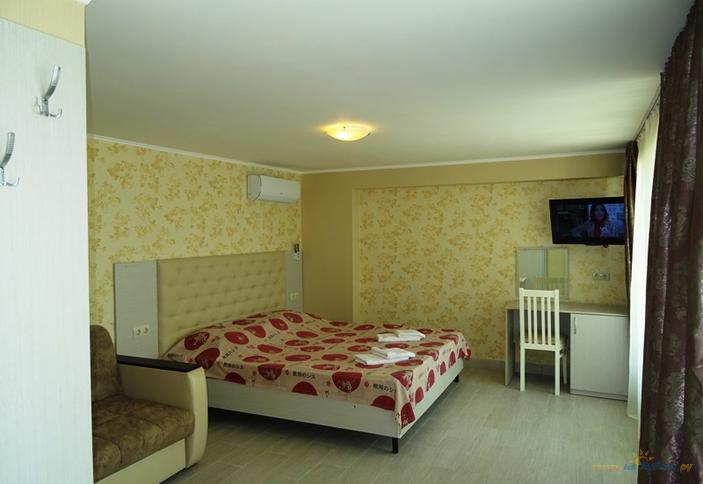 Люкс однокомнатный с видом на море и отдельным входом 