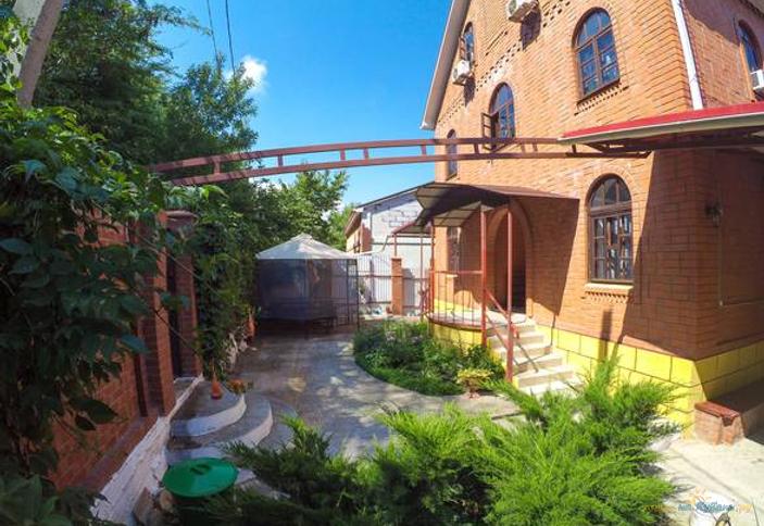 На Каштановой