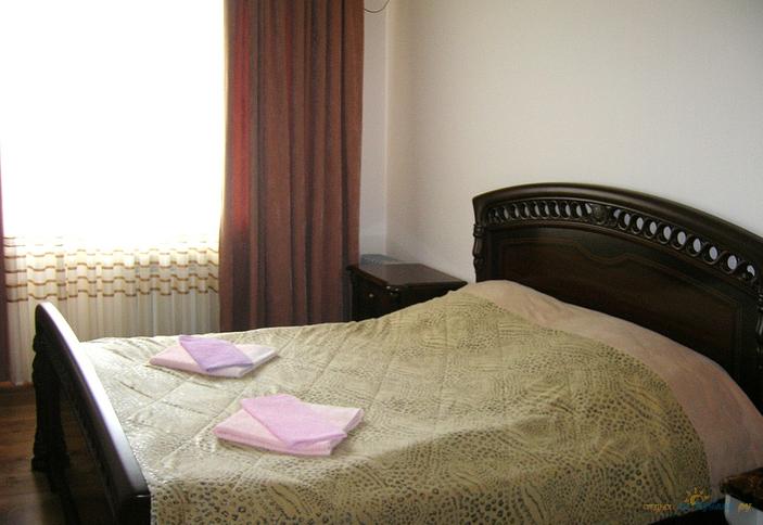 Четырехместный двухкомнатный с балконом мини-гостиницы Мария, г. Сочи, п. Хоста