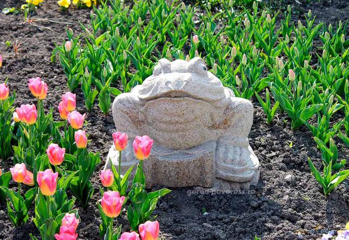 Скульптура «Лягушка»