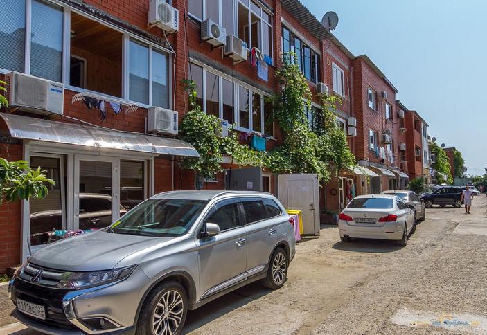 Коттедж Wild Hedgehog House (Вайлд Хеджхог Хаус), п. Агой