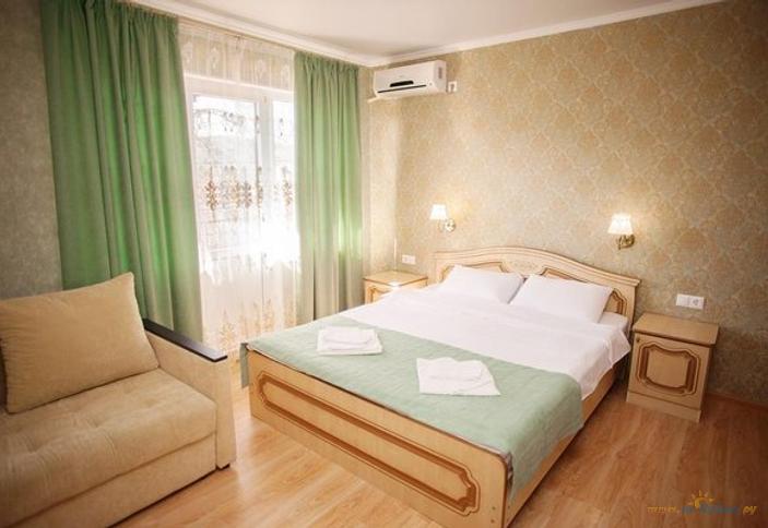 Люкс четырехместный с балконом. Гостевой дом АЛиКА, Геленджик, Архипо-Осиповка