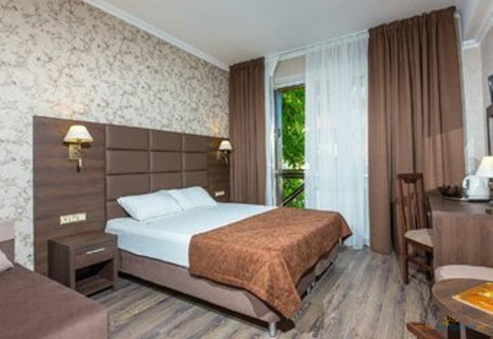 Стандарт с видом на улицу Горького