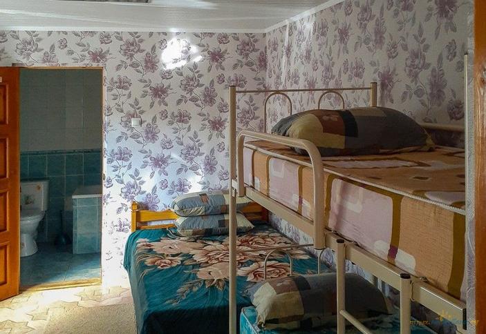 Четырехместный комфорт. Гостевой дом Свобода. Ейск