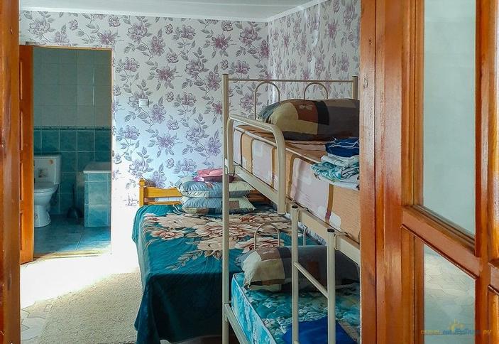 Четырехместный комфорт. Гостевой дом Свобода. Ейск