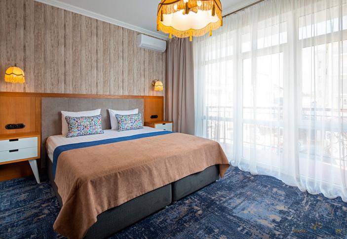 Стандарт с видом на бассейн. Гостиничный комплекс Дача, Геленджик