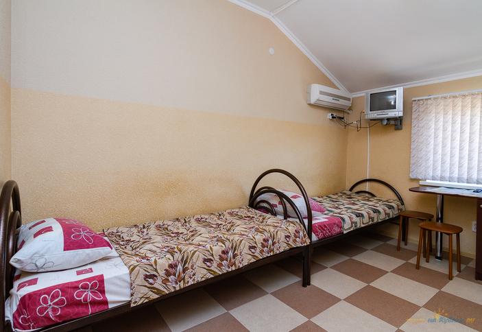 Эконом трехместный. Гостевой дом Мадагаскар, Геленджик, Кабардинка