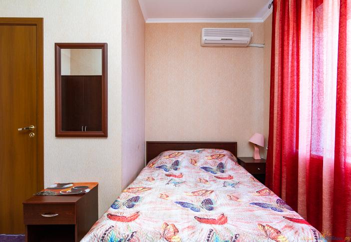 Стандарт трехместный. Гостевой дом Мадагаскар, Геленджик, Кабардинка