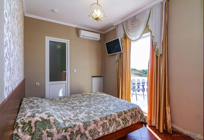 Двухместный с видовым балконом. Гостевой дом Кристина, г. Геленджик, с. Кабардинка