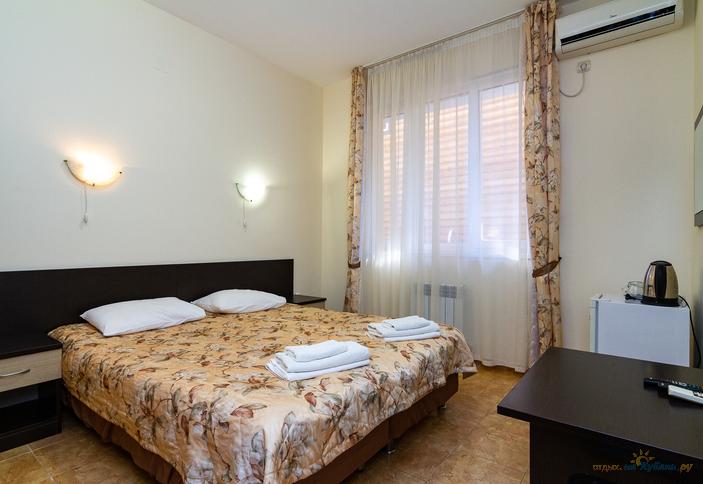 Двухместный стандарт без балкона. Отель Эллас, Сочи, Адлер