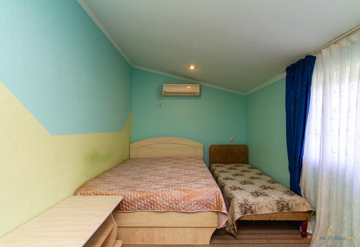 Стандарт трехместный без балкона Вид на горы. Эллинг Натали, Сочи, Лоо