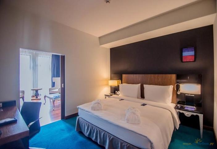 Полулюкс с балконом. Radisson Rosa Khutor, Красная Поляна