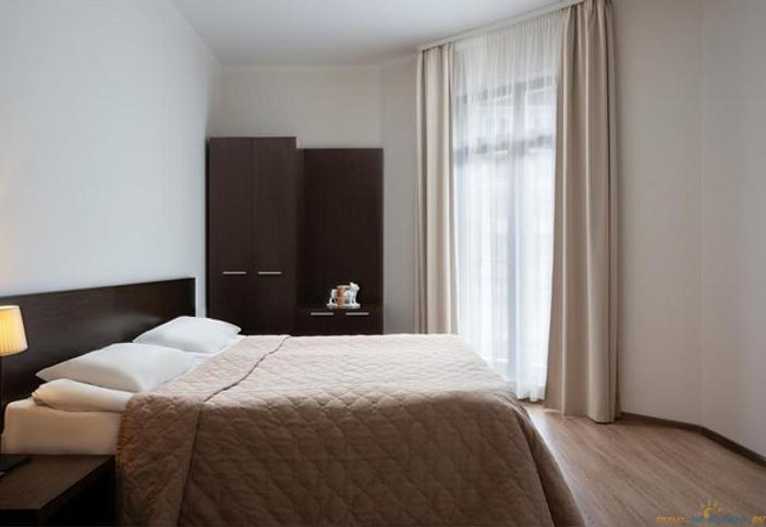 Апартаменты с кухней-гостиной и с балконом (вид на озеро), корпус 3