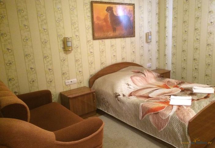 Четырехместный двухкомнатный. Гостевой дом Фиеста. Геленджик, Кабардинка