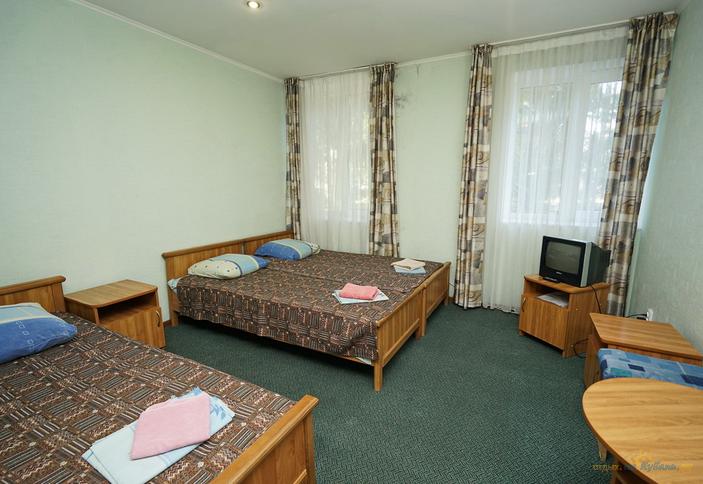 Трехместный с удобствами. База отдыха Лаванда, Сочи, Лазаревский район, п. Лазаревское