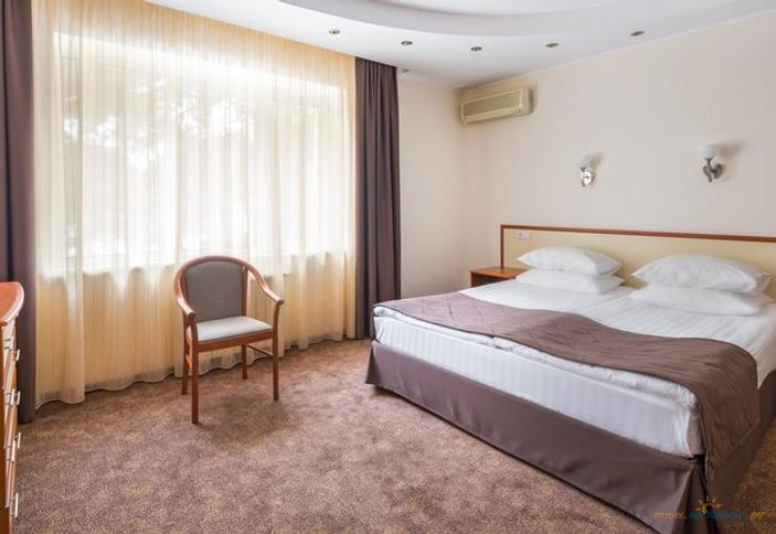 Люкс двухместный двухкомнатный, корпус Ривьера двухместный двухкомнатный, корпус Ривьера. Санаторий Красная Талка, г. Геленджик