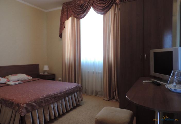 Двухместный повышенной комфортности с видом на море, без балкона