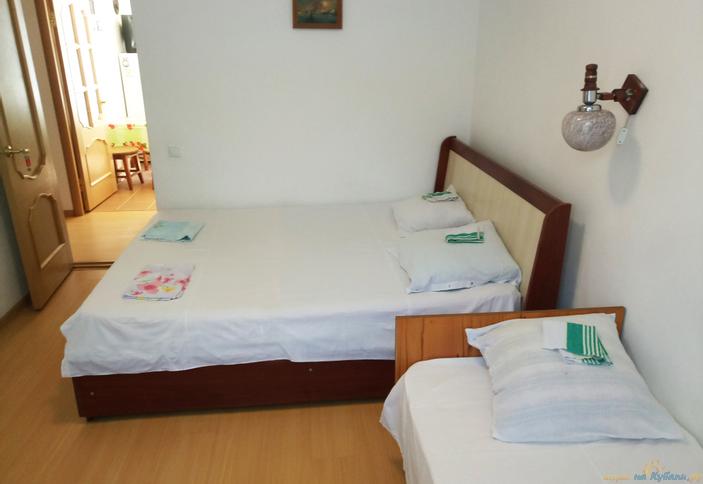 Трехместный эконом с общей ванной