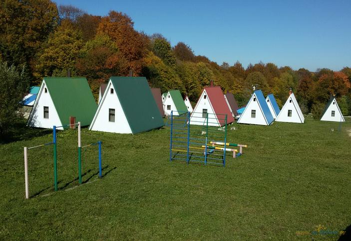 Восьмиместный домик альпийского типа (шале)