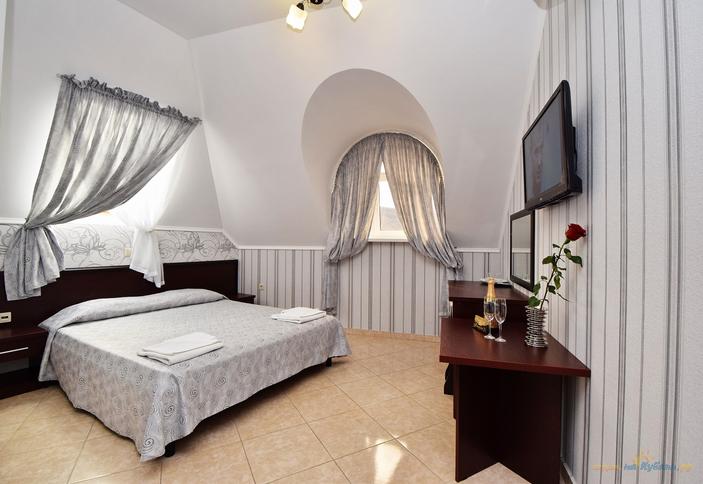 Полулюкс двухместный без балкона, 5 этаж