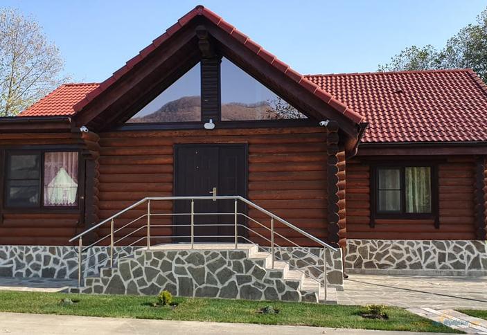 У подножия горы Шизе