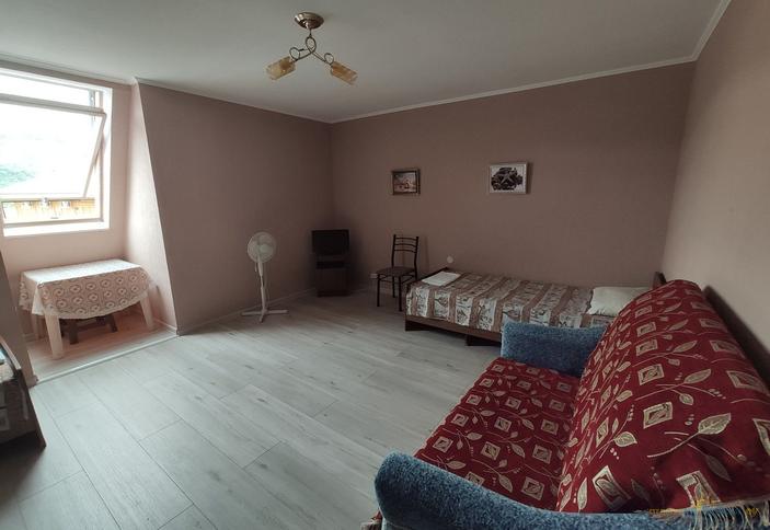 Бюджетный трехместный