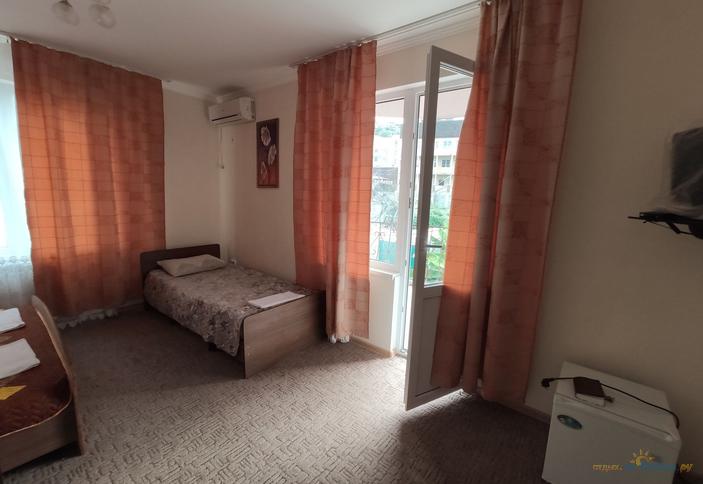 Трехместный с балконом и кондиционером