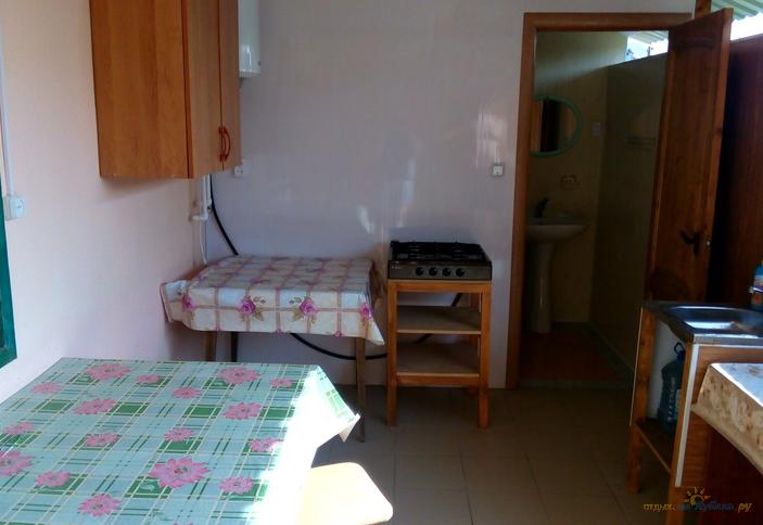 Трехместный