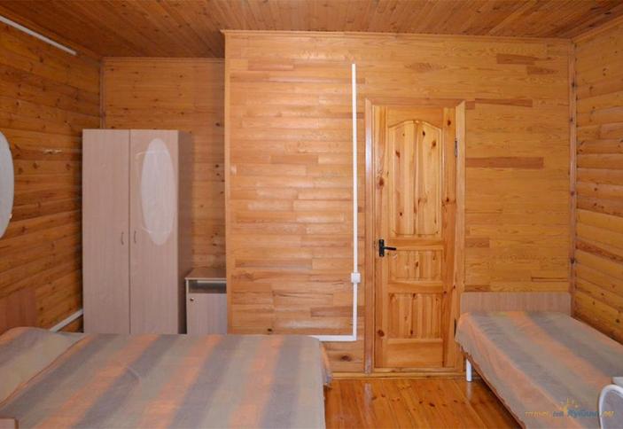 Стандарт трехместный. База отдыха Терем, Геленджик