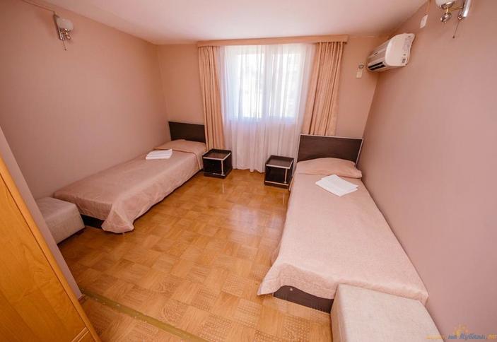 Четырехместный двухкомнатный стандарт. Гостиница Самара, Геленжик