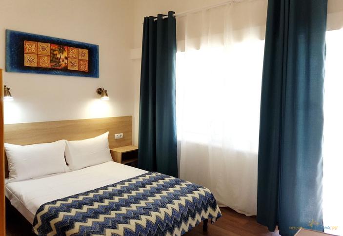 Комната-стандарт для 3-4 человек с террасой и кухней