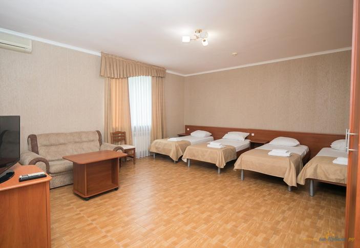 Семейный стандарт четырехместный. Отель Экодом Фэмили, Сочи