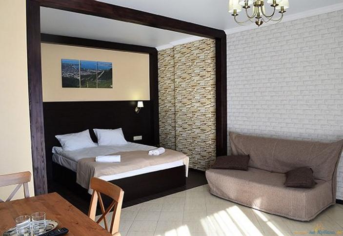 Люкс однокомнатный с отдельным входом с террасы