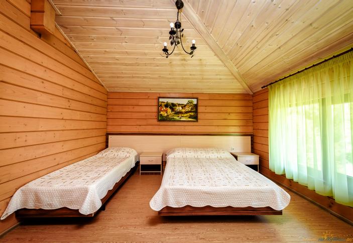 Двухместный стандарт, деревянный корпус