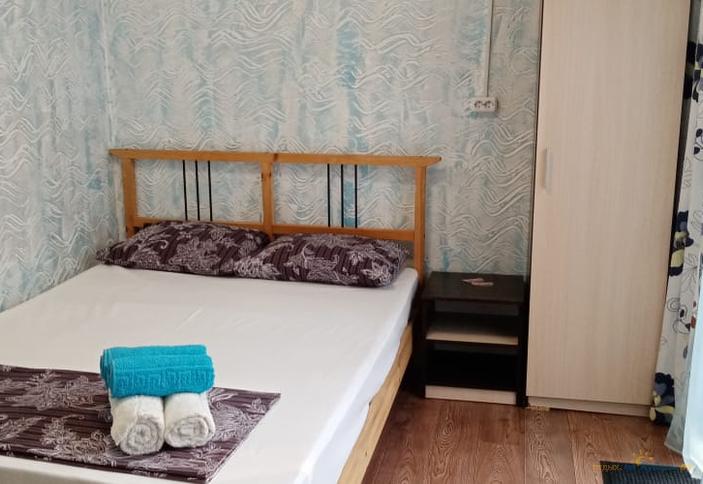 Трехместный